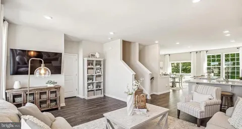 1105 FOSTER DRIVE