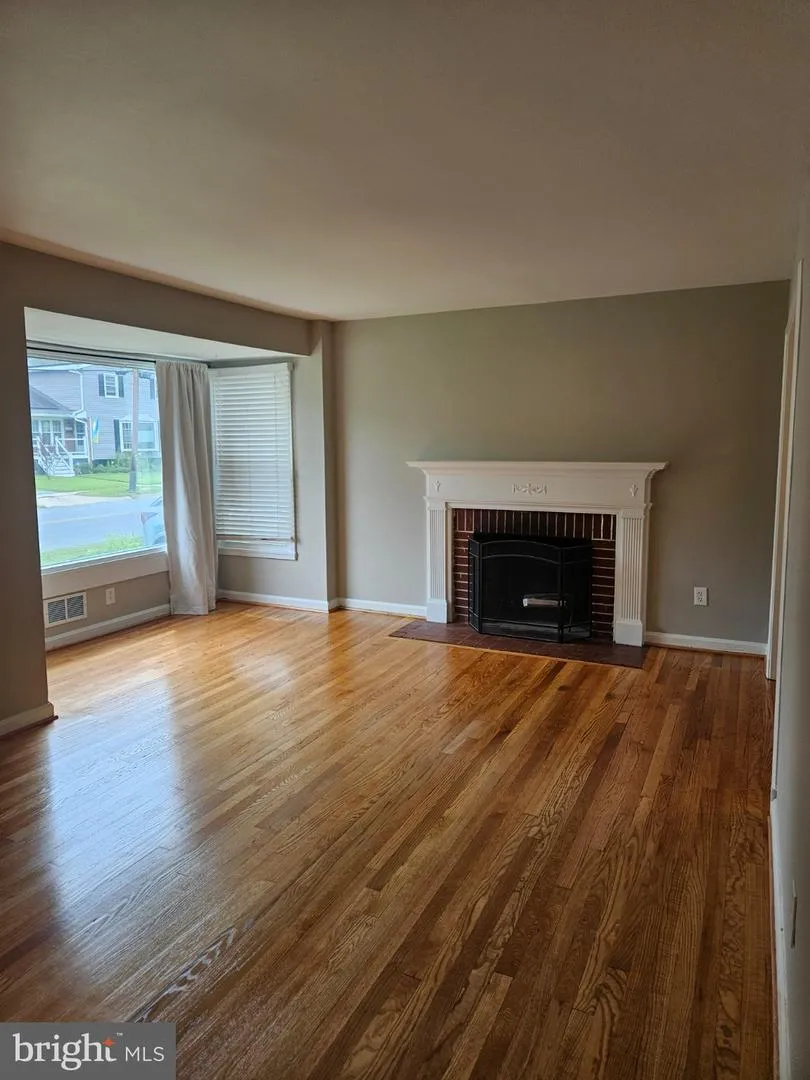 11105 STILLWATER Kensington, MD 20895