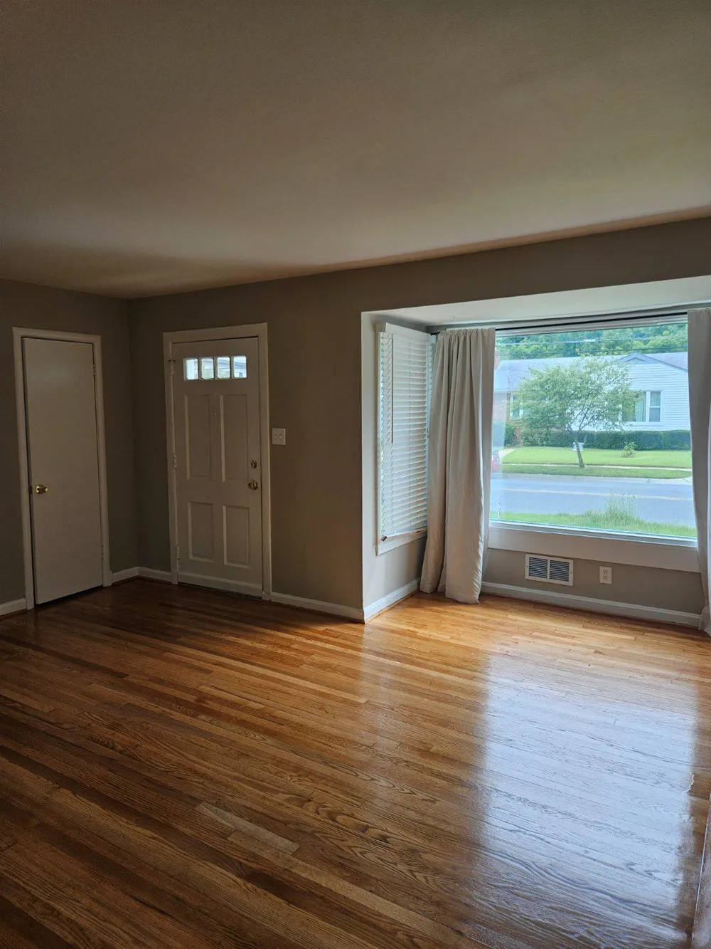 11105 STILLWATER Kensington, MD 20895