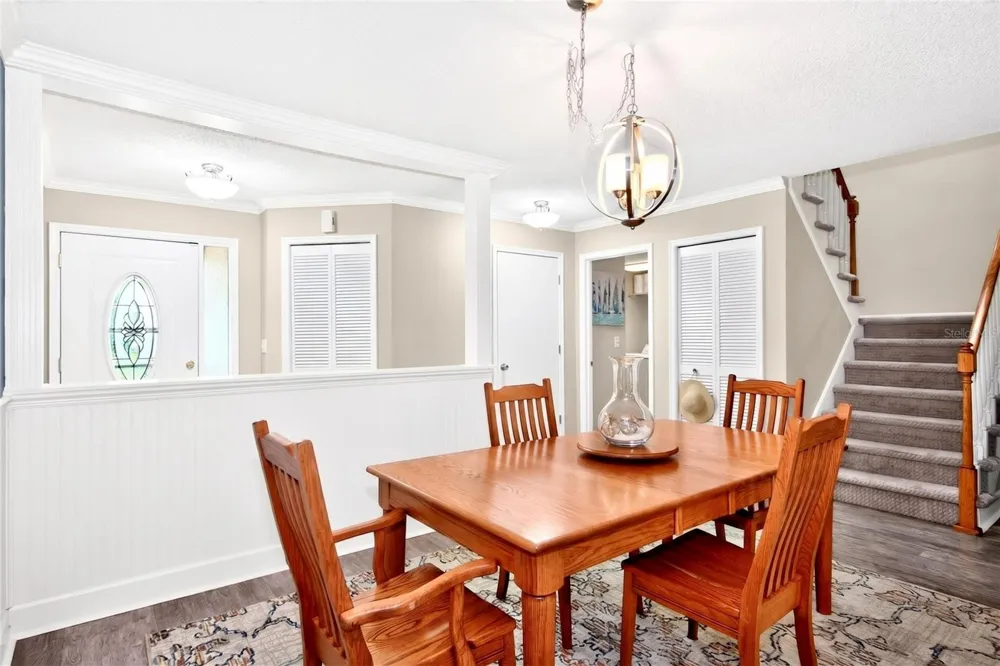 2524 W BROOK LANE Clearwater, FL 33761