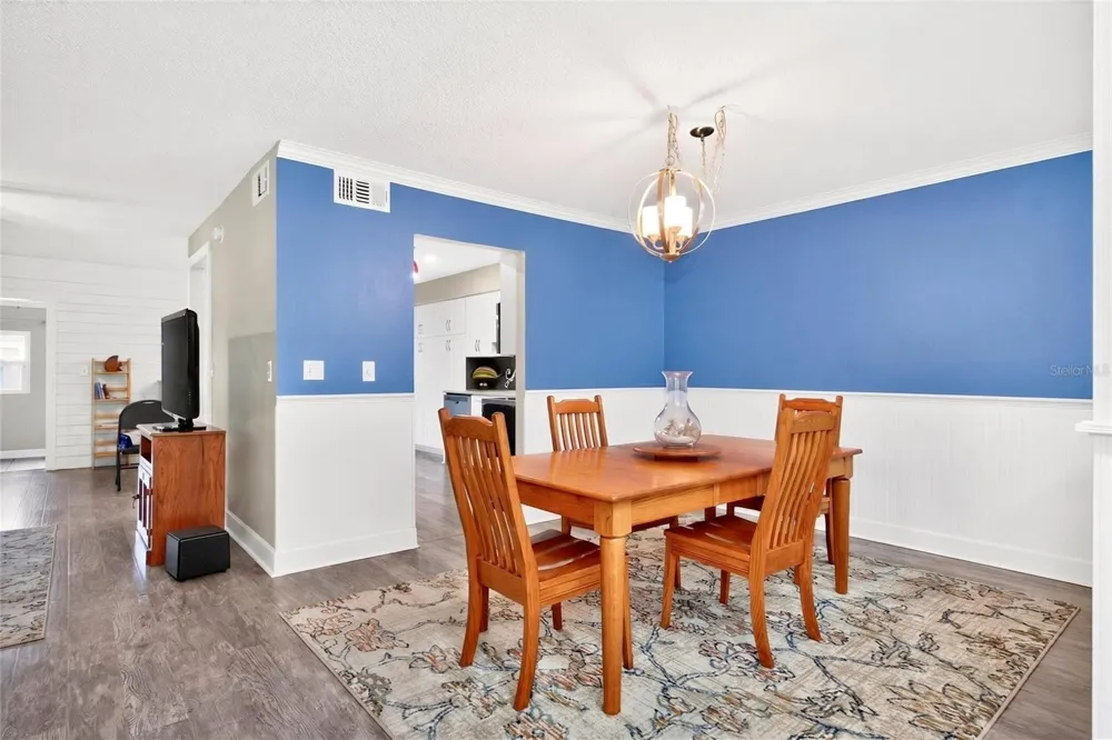 2524 W BROOK LANE Clearwater, FL 33761