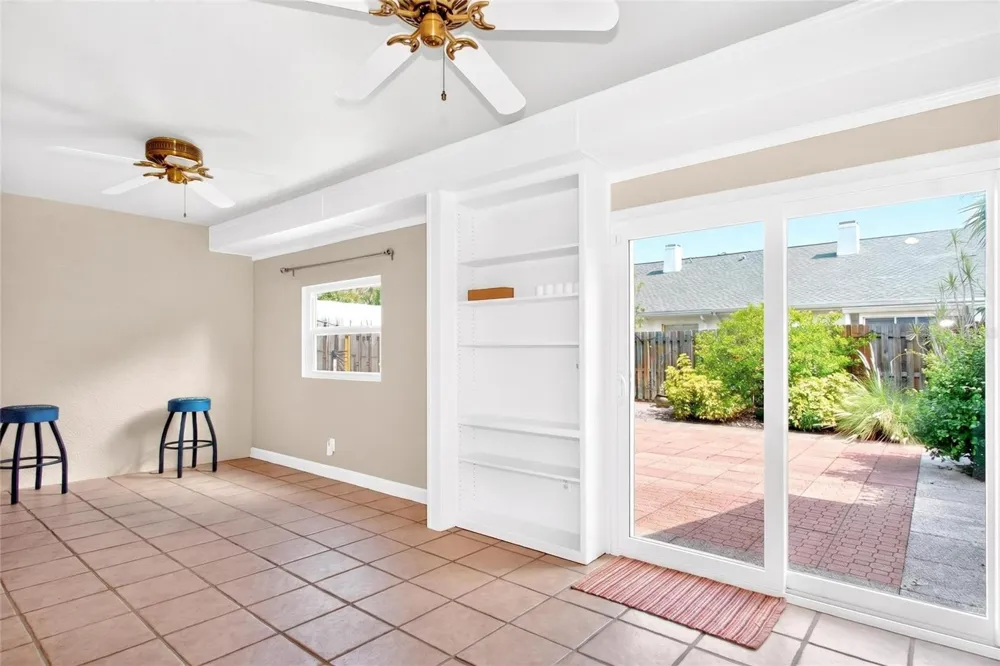 2524 W BROOK LANE Clearwater, FL 33761