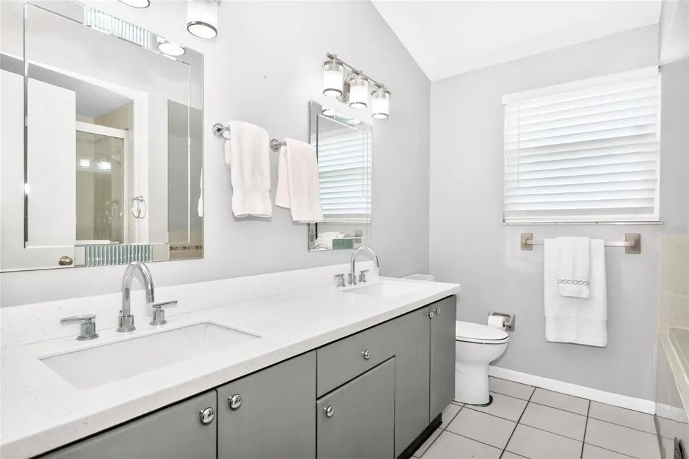 2524 W BROOK LANE Clearwater, FL 33761