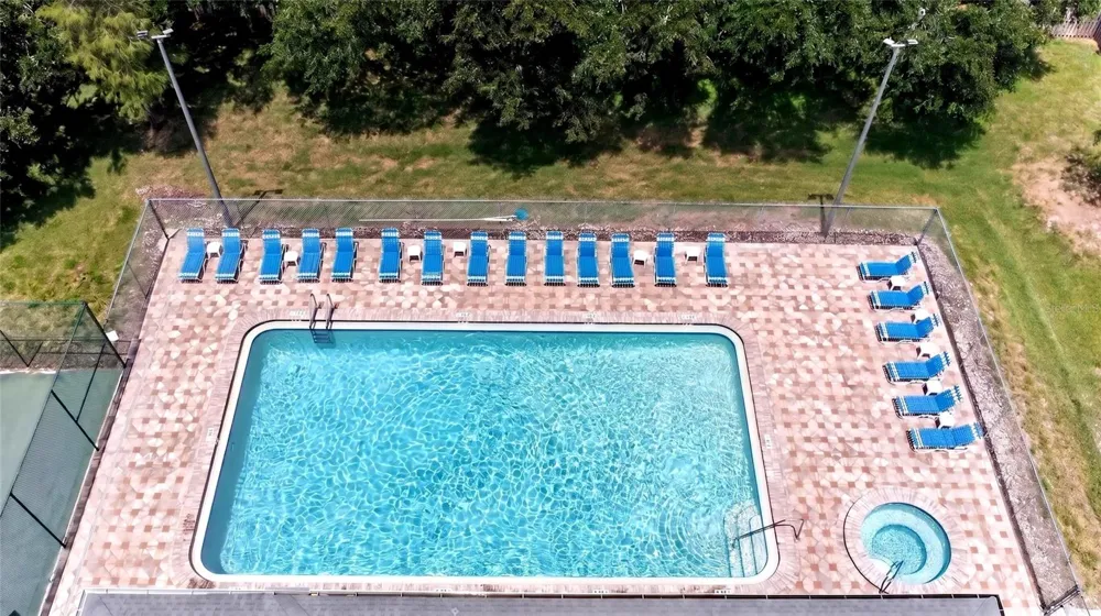 2524 W BROOK LANE Clearwater, FL 33761