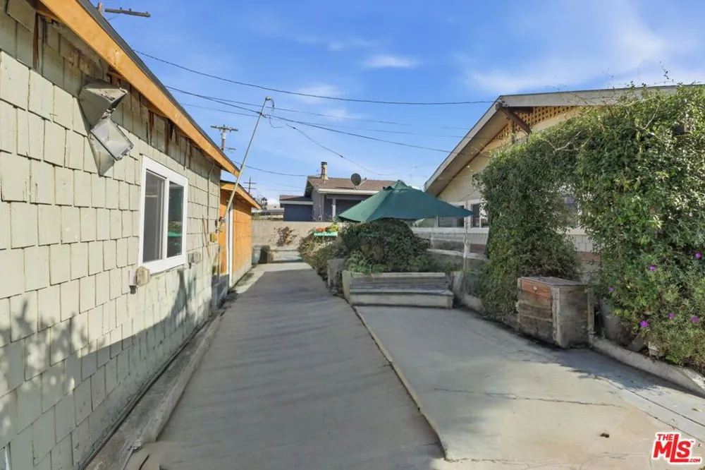 1459 W 47th Street Los Angeles, CA 90062