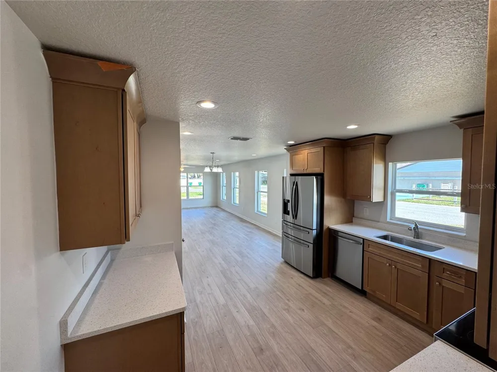 6024 12TH STREET Zephyrhills, FL 33542