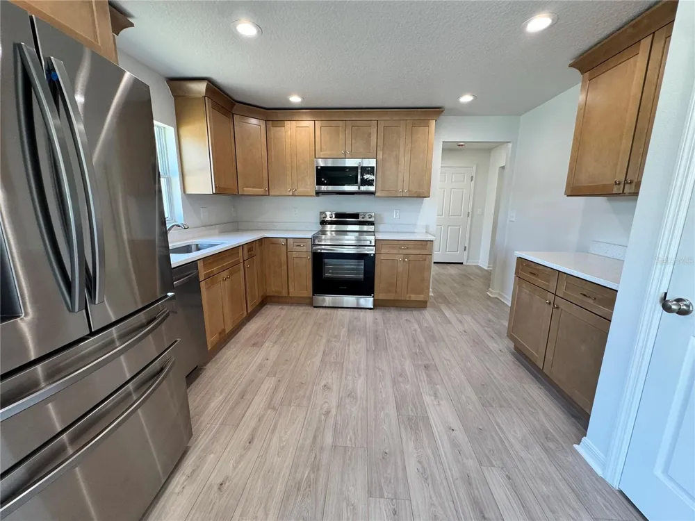 6024 12TH STREET Zephyrhills, FL 33542
