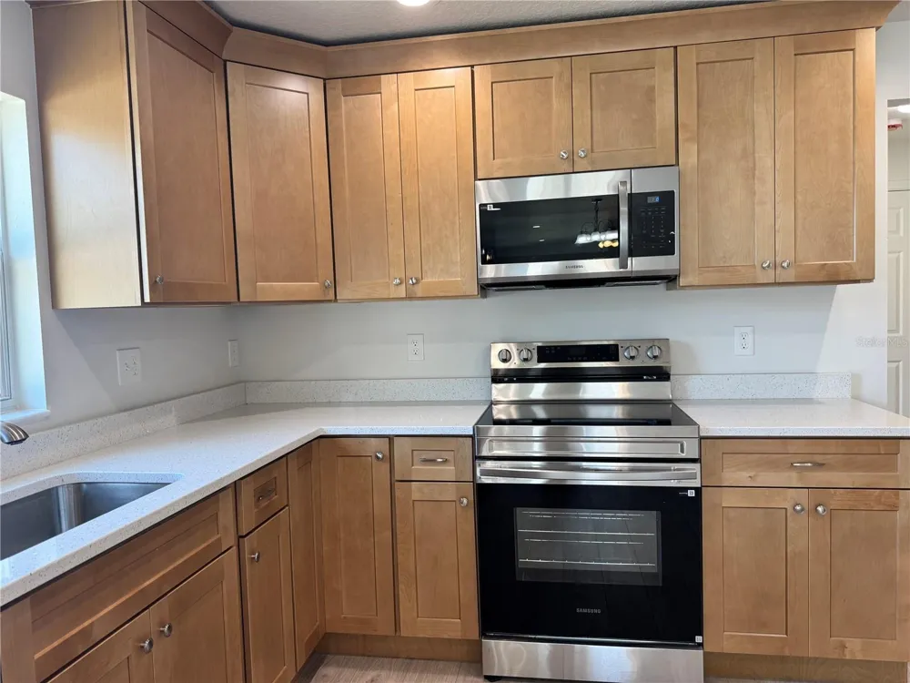 6024 12TH STREET Zephyrhills, FL 33542
