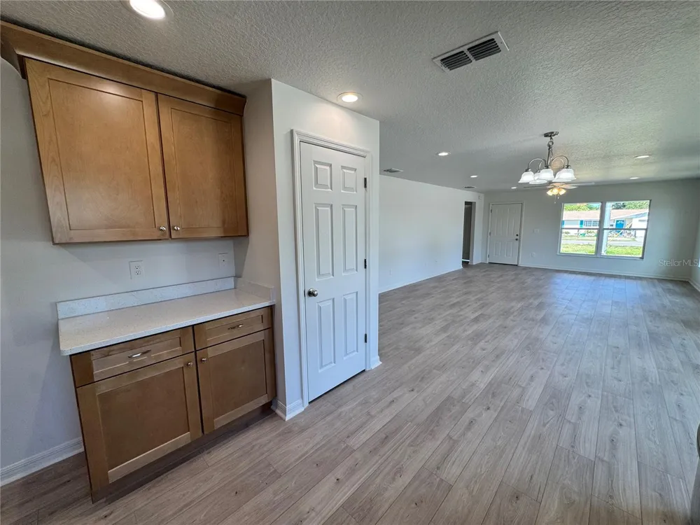 6024 12TH STREET Zephyrhills, FL 33542