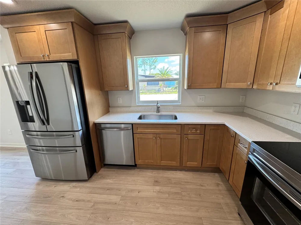 6024 12TH STREET Zephyrhills, FL 33542