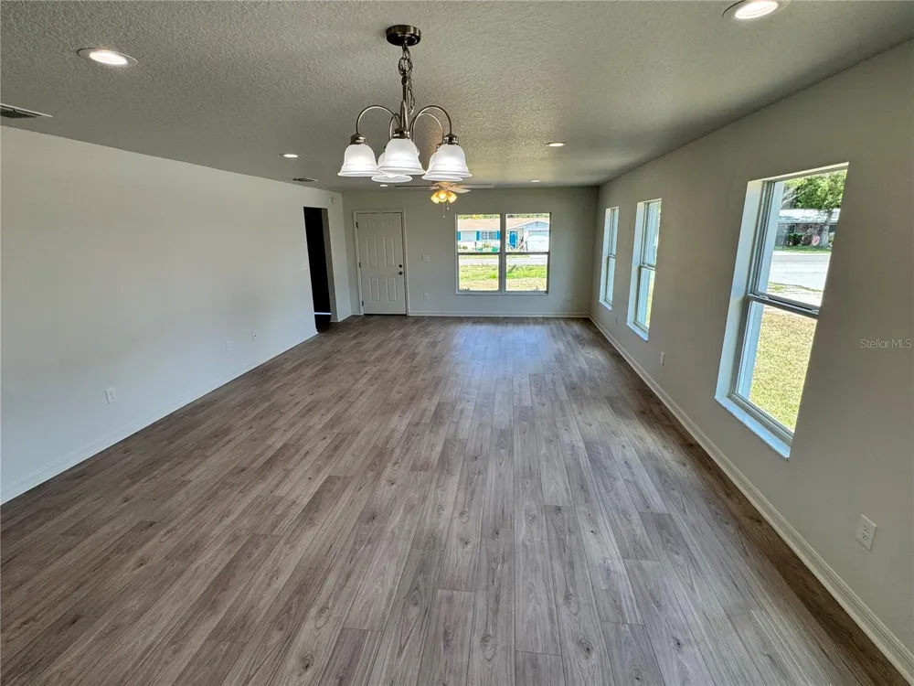 6024 12TH STREET Zephyrhills, FL 33542