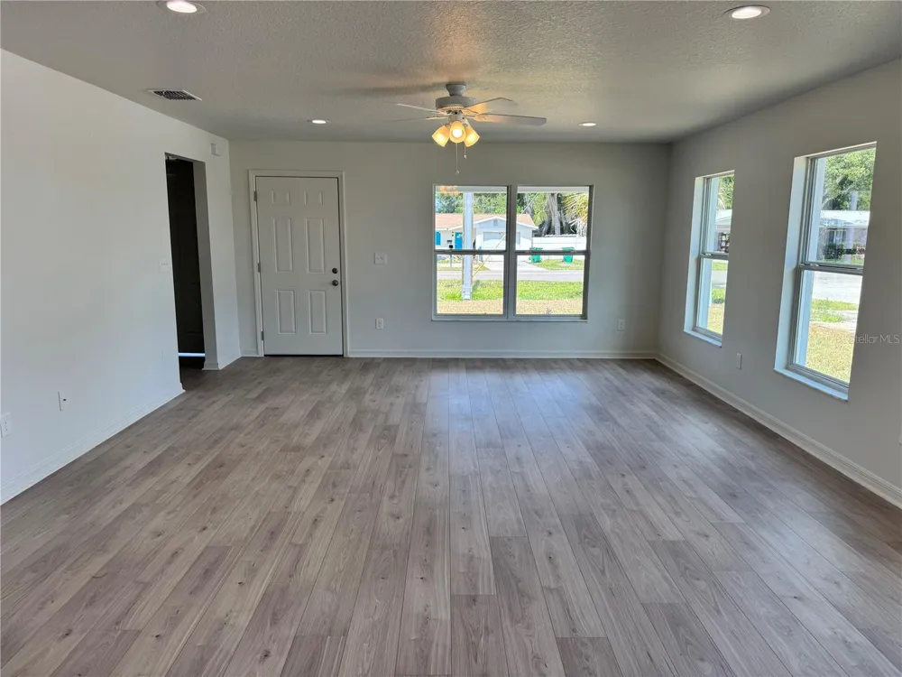 6024 12TH STREET Zephyrhills, FL 33542