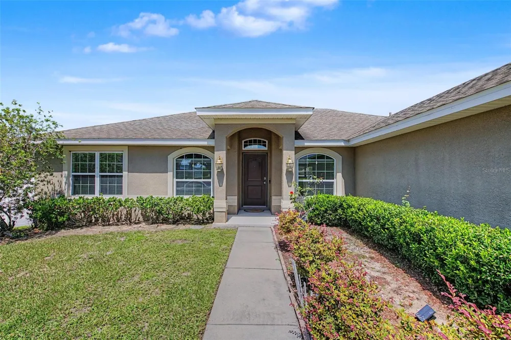 1621 DOVES VIEW CIRCLE Auburndale, FL 33823