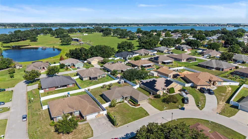 1621 DOVES VIEW CIRCLE Auburndale, FL 33823