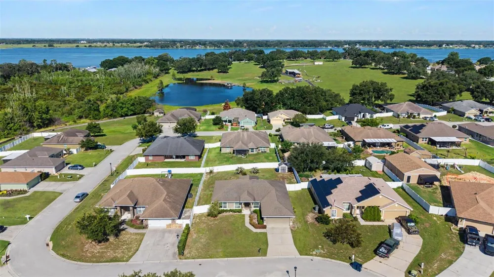1621 DOVES VIEW CIRCLE Auburndale, FL 33823