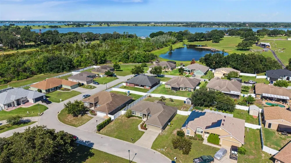 1621 DOVES VIEW CIRCLE Auburndale, FL 33823
