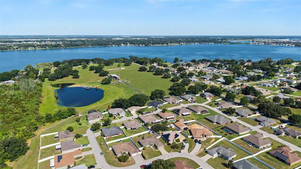 1621 DOVES VIEW CIRCLE Auburndale, FL 33823
