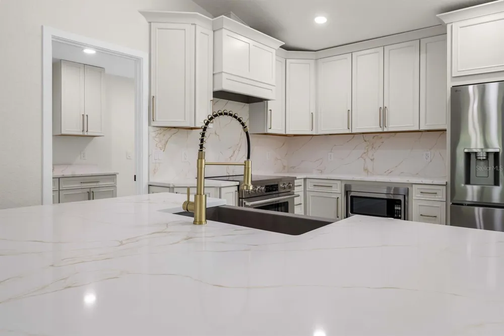 9086 GROVE ROAD Brooksville, FL 34613