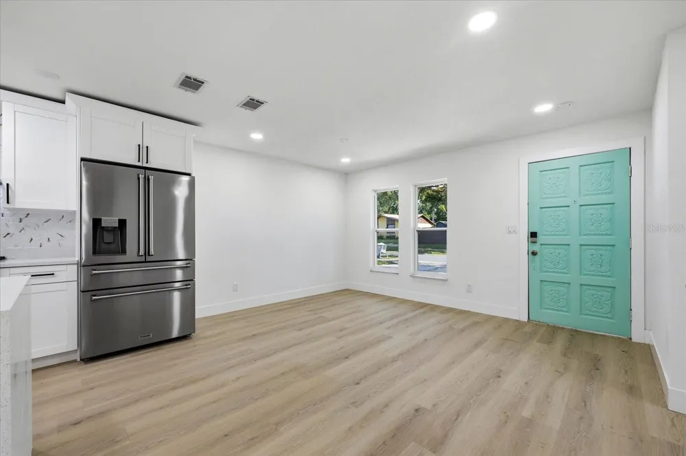 3304 KING RICHARD COURT Seffner, FL 33584