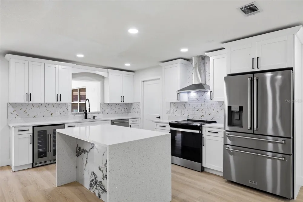 3304 KING RICHARD COURT Seffner, FL 33584