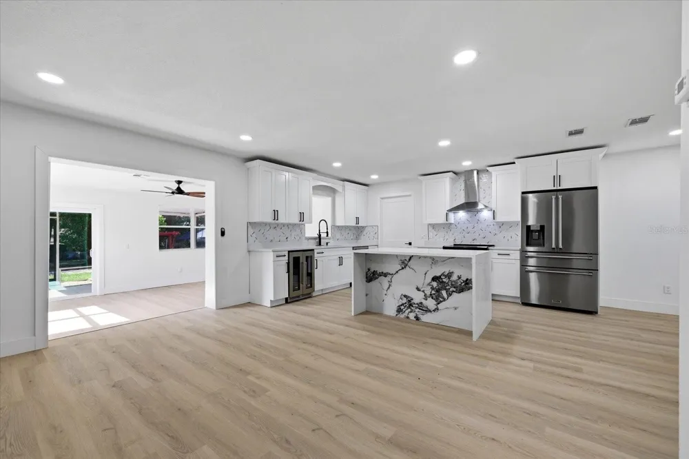3304 KING RICHARD COURT Seffner, FL 33584