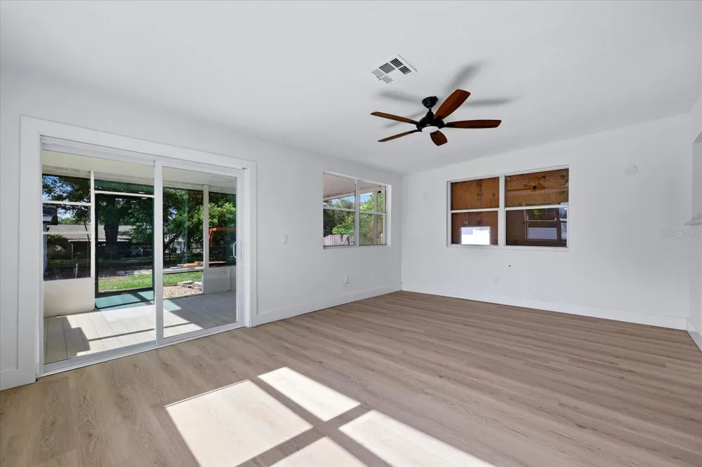 3304 KING RICHARD COURT Seffner, FL 33584