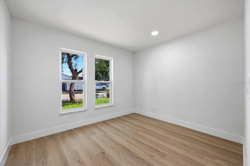 3304 KING RICHARD COURT Seffner, FL 33584