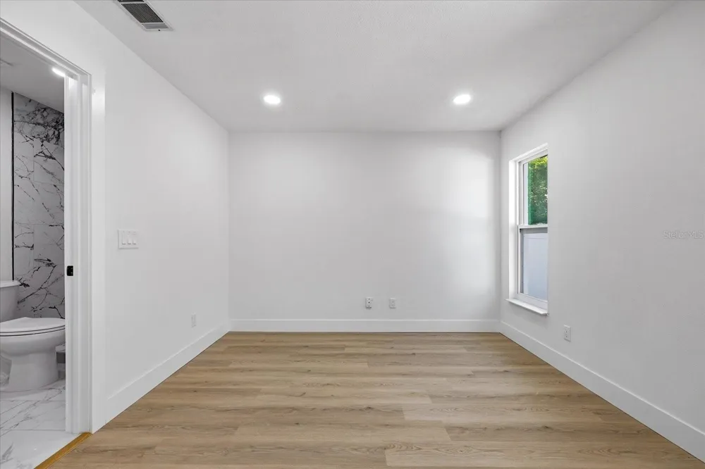 3304 KING RICHARD COURT Seffner, FL 33584