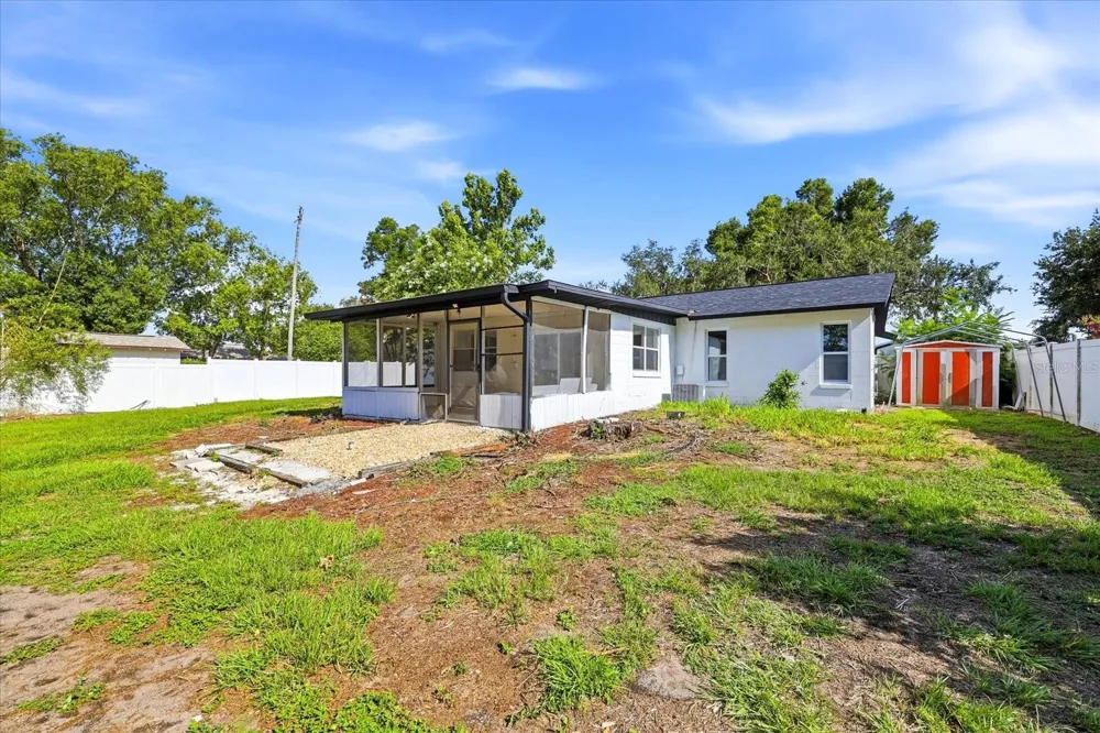 3304 KING RICHARD COURT Seffner, FL 33584