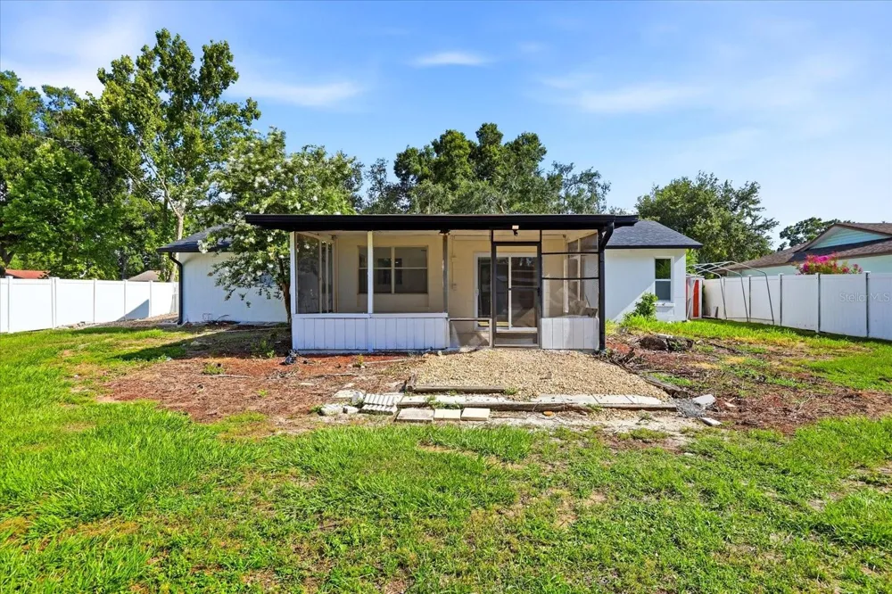 3304 KING RICHARD COURT Seffner, FL 33584