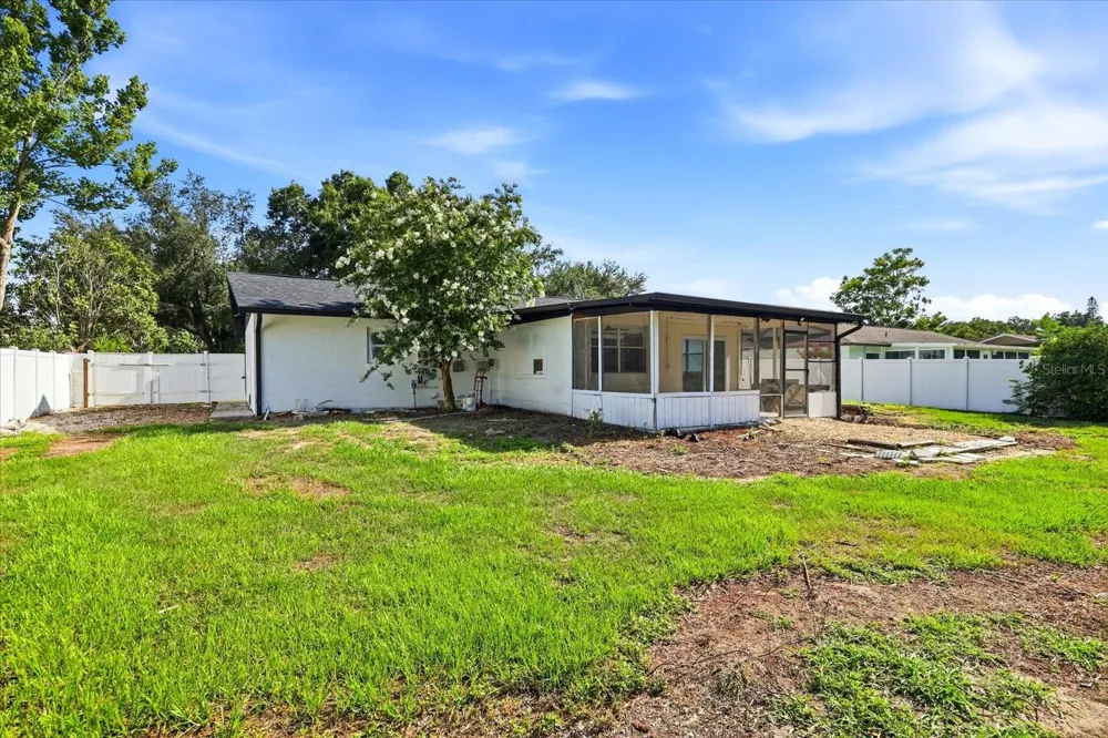 3304 KING RICHARD COURT Seffner, FL 33584