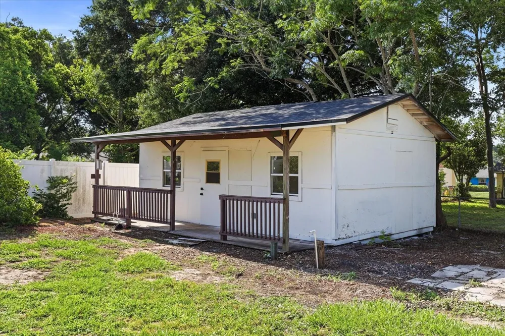 3304 KING RICHARD COURT Seffner, FL 33584