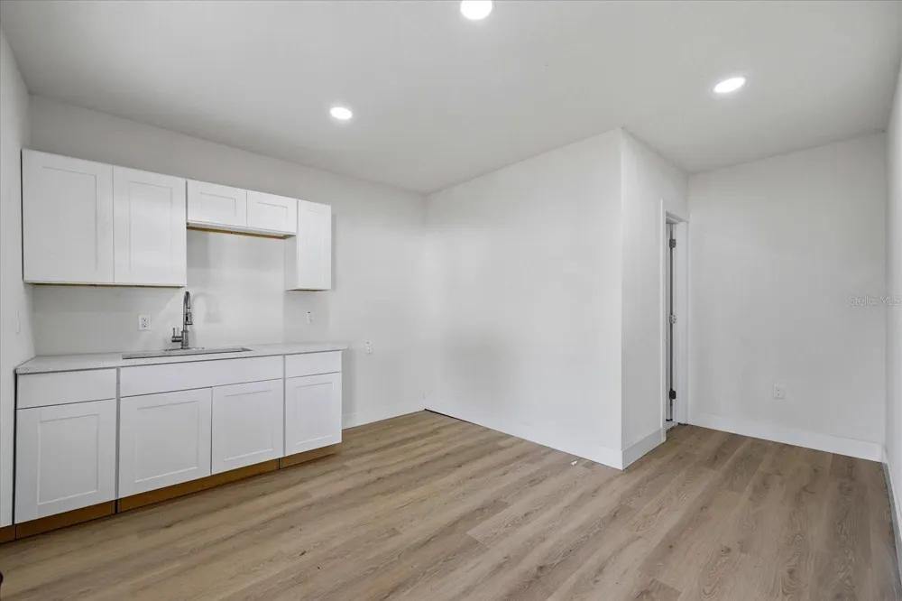 3304 KING RICHARD COURT Seffner, FL 33584