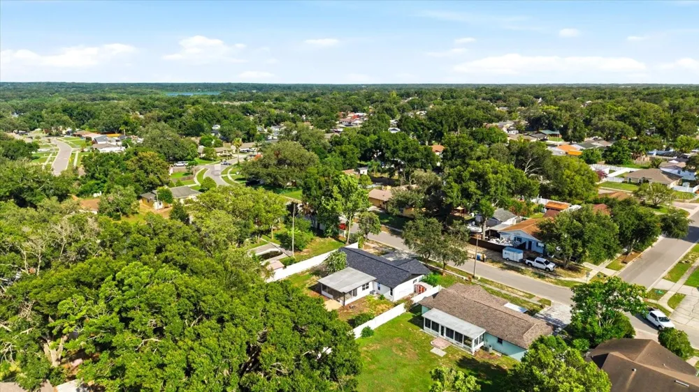 3304 KING RICHARD COURT Seffner, FL 33584