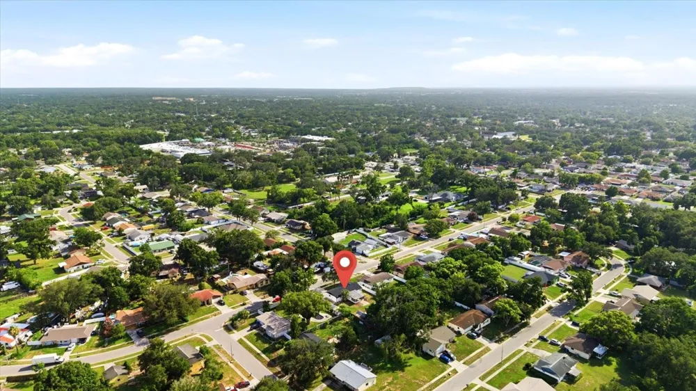 3304 KING RICHARD COURT Seffner, FL 33584