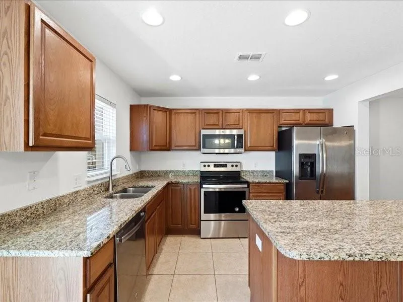 3740 WOODBURY HILL LOOP Lakeland, FL 33810
