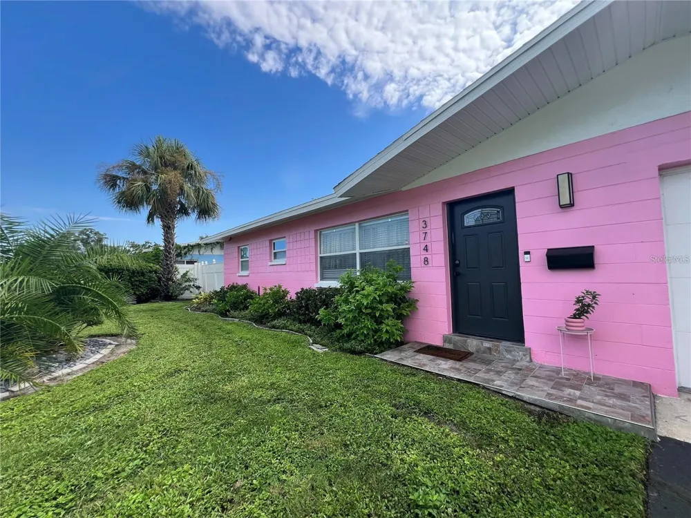 3748 MANATEE DRIVE SE St Petersburg, FL 33705