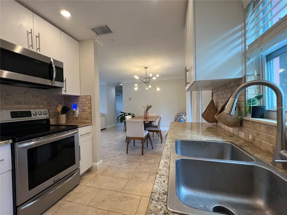 3748 MANATEE DRIVE SE St Petersburg, FL 33705