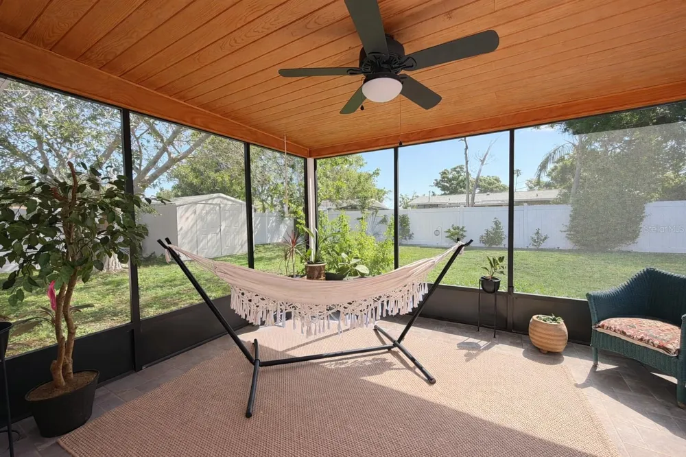 3748 MANATEE DRIVE SE St Petersburg, FL 33705