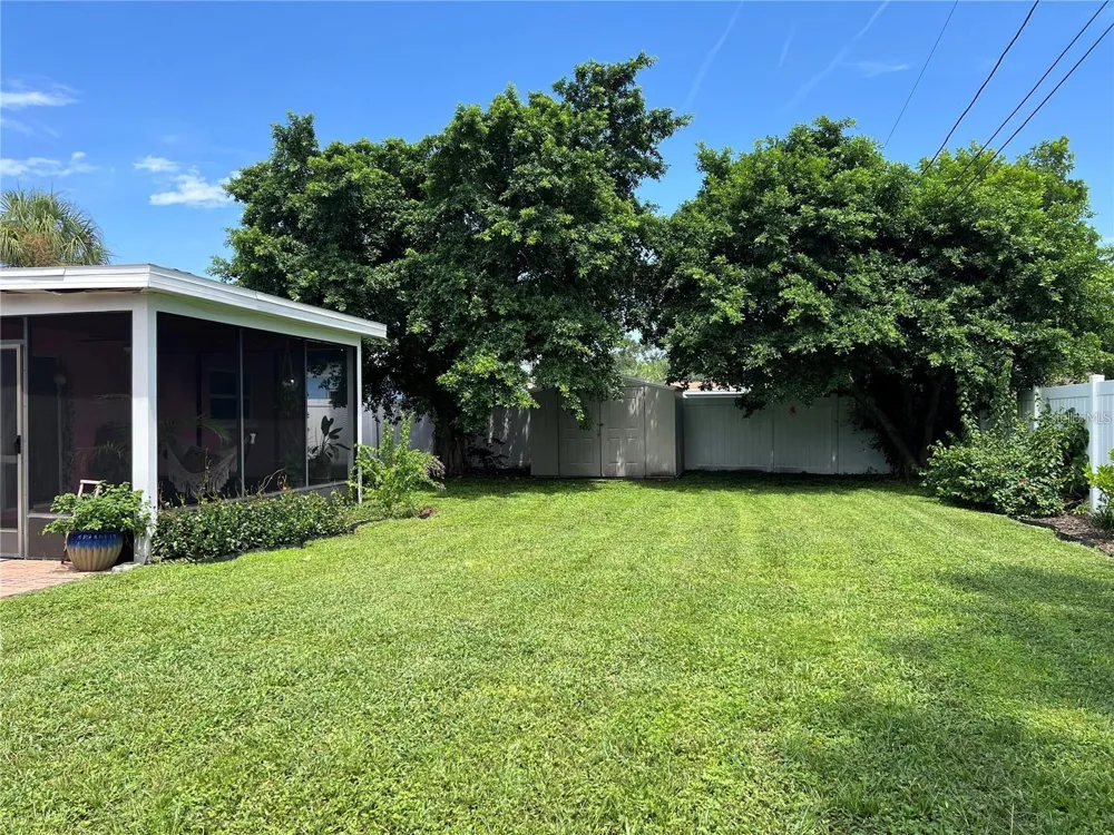 3748 MANATEE DRIVE SE St Petersburg, FL 33705