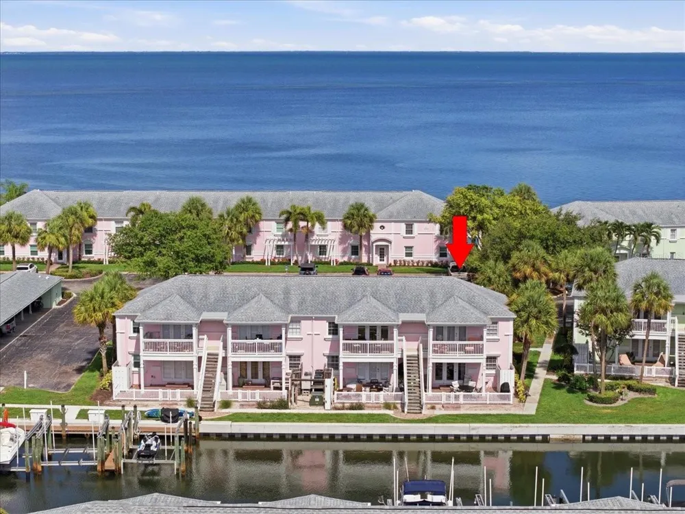 4843 COQUINA KEY DRIVE SE #A St Petersburg, FL 33705