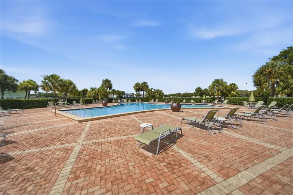 4843 COQUINA KEY DRIVE SE #A St Petersburg, FL 33705