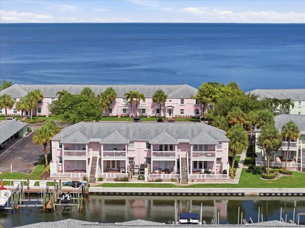 4843 COQUINA KEY DRIVE SE #A St Petersburg, FL 33705
