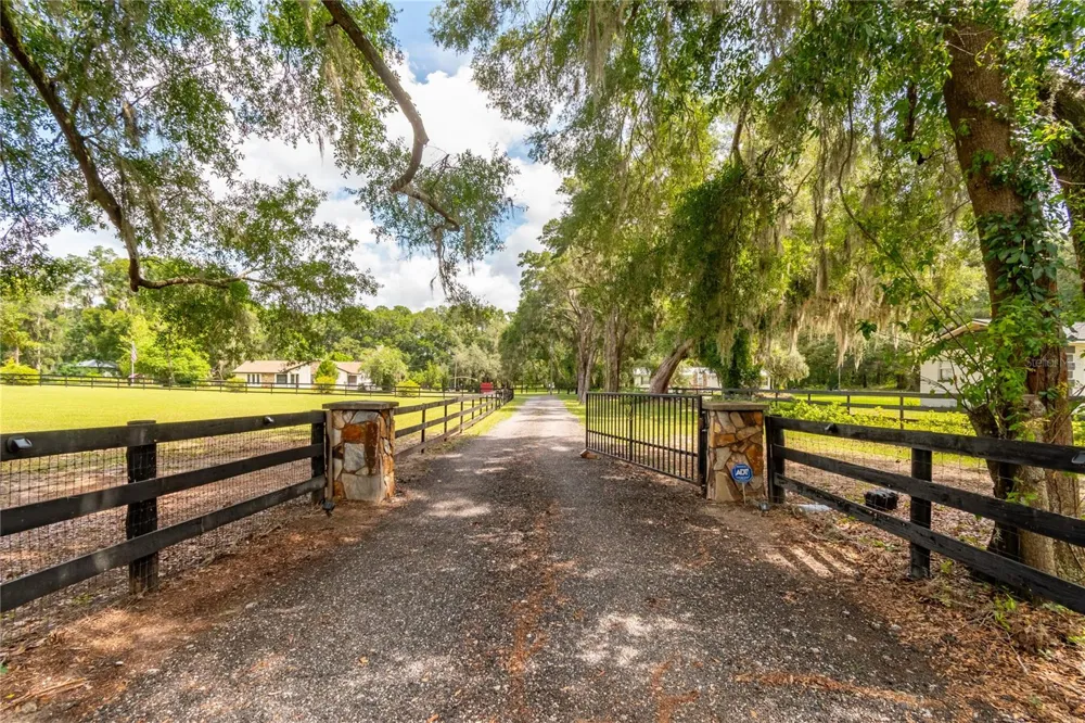 2735 NE 127TH PLACE Anthony, FL 32617