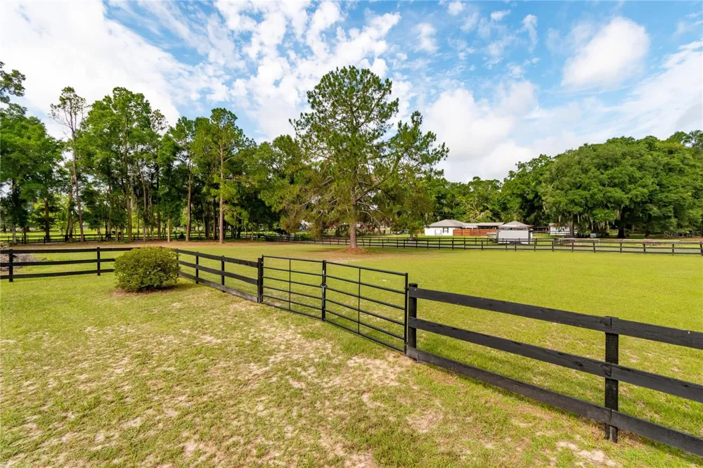 2735 NE 127TH PLACE Anthony, FL 32617