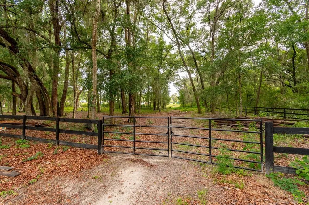 2735 NE 127TH PLACE Anthony, FL 32617