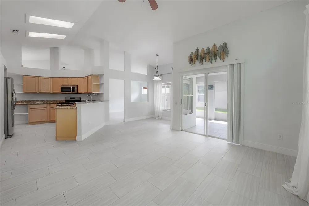 11820 EASTHAMPTON DRIVE Tampa, FL 33626
