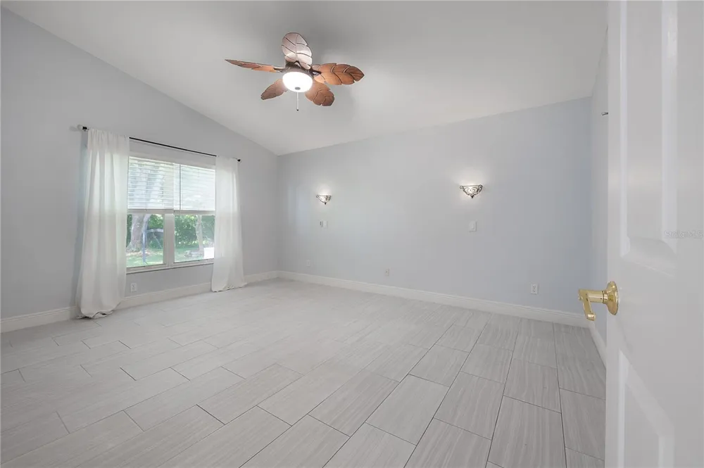 11820 EASTHAMPTON DRIVE Tampa, FL 33626