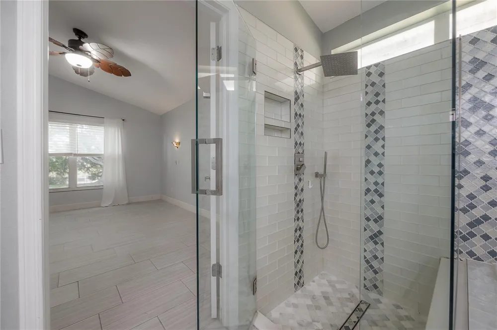 11820 EASTHAMPTON DRIVE Tampa, FL 33626