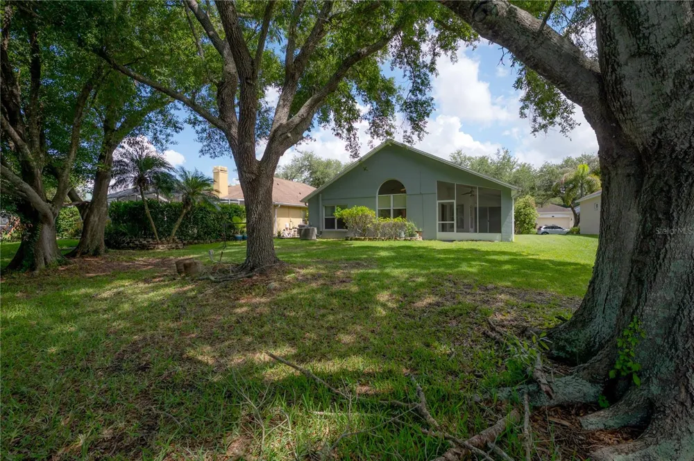11820 EASTHAMPTON DRIVE Tampa, FL 33626